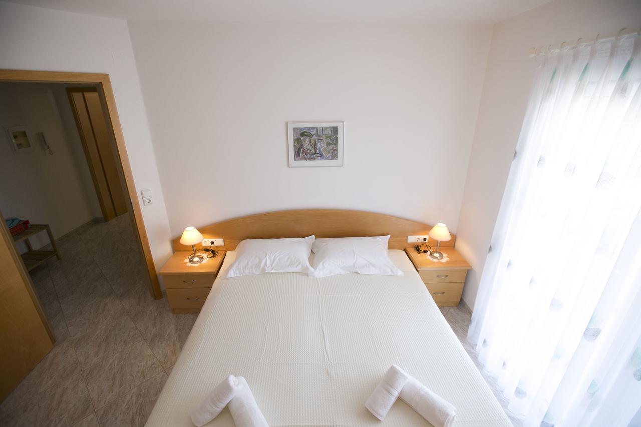 Susanna Apartments ケラモティ エクステリア 写真